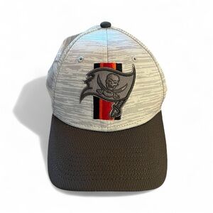 NWOT New Era NFL Tampa Bay Buccaneers adjustable hat